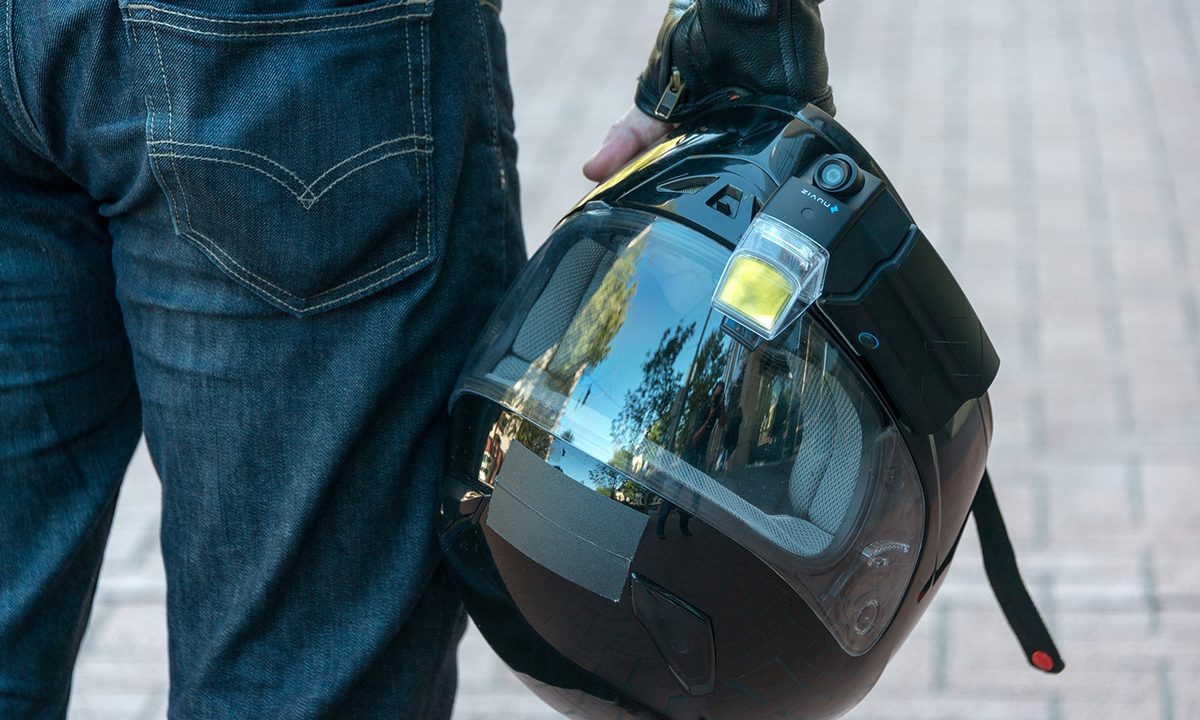 NUVIZ HUD review helmet