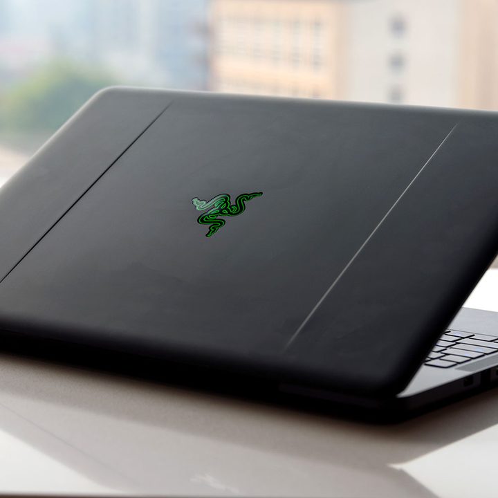 Razer Blade Pro 17 review back angle