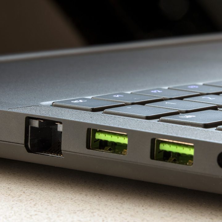 Razer Blade Pro 17 review ports