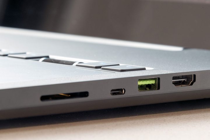 Razer Blade Pro 17 review ports 2