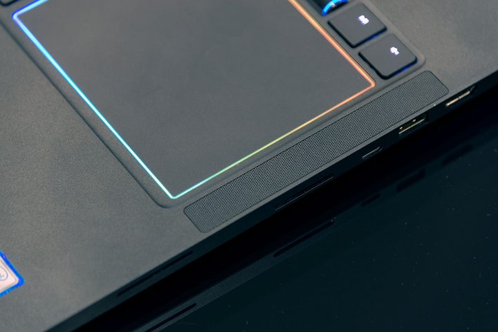Razer Blade Pro 17 review trackpad