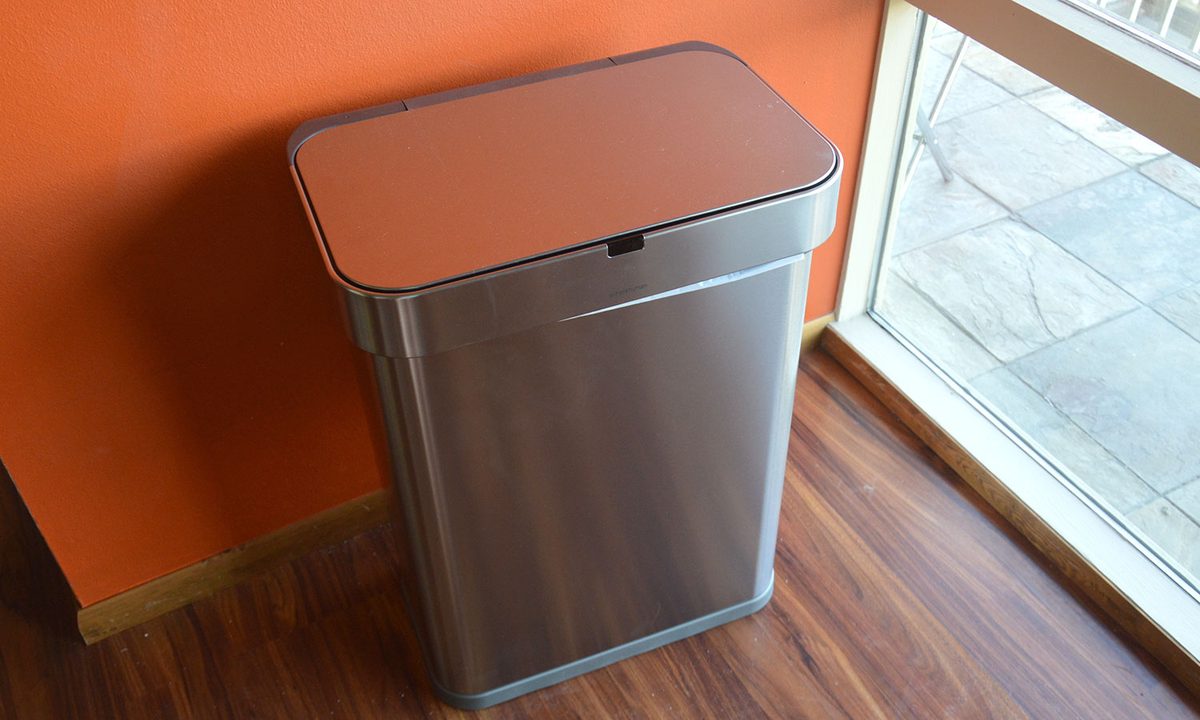 Simplehuman voice-activated sense can review
