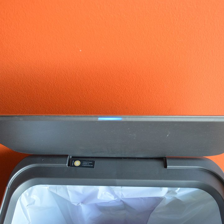 Simplehuman voice-activated sense can review