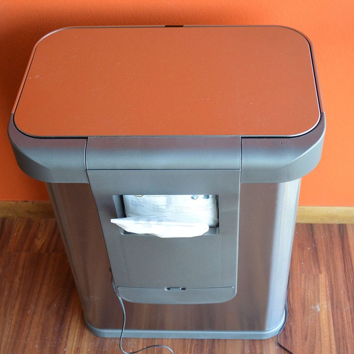 Simplehuman voice-activated sense can review