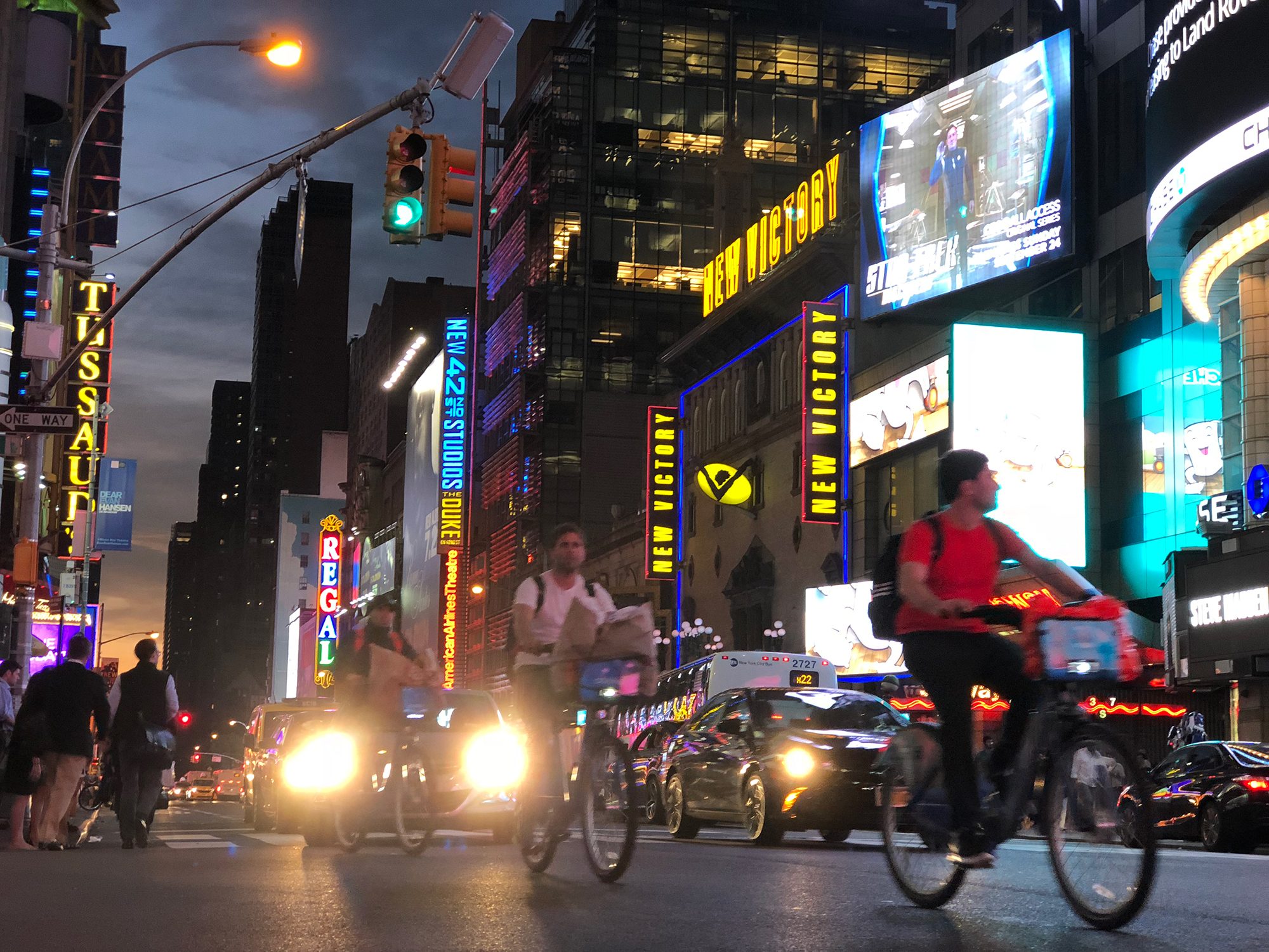 apple iphone 8 plus review camera sample ny night