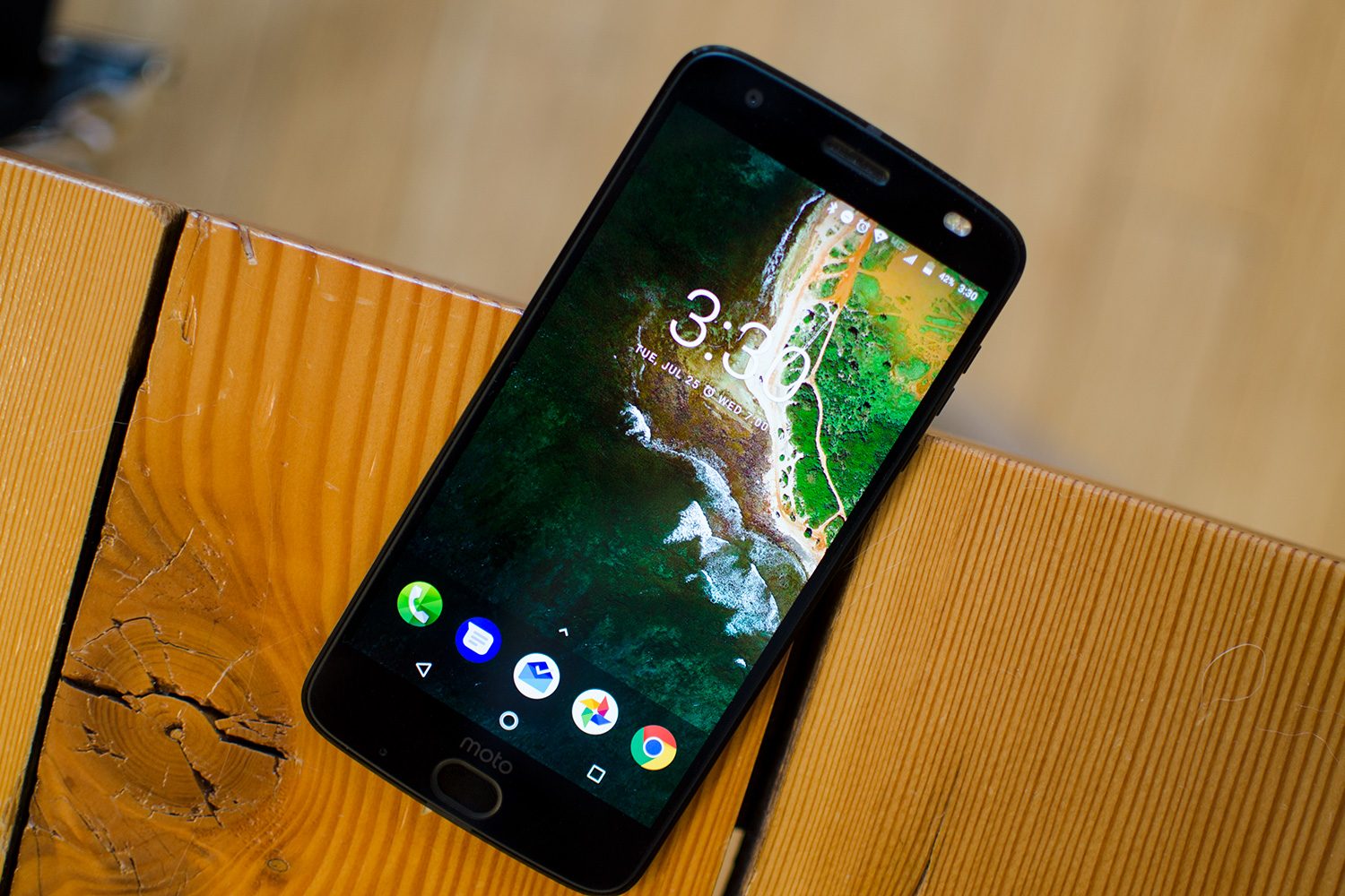 moto x4 vs. moto z2 force