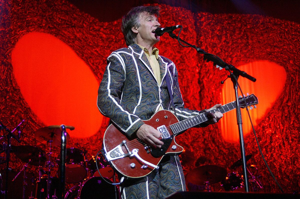 Neil Finn crazy suit