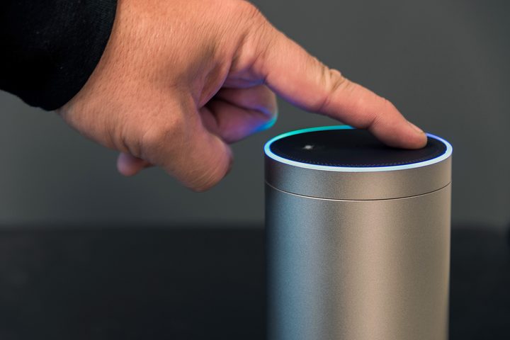 Amazon Echo Plus review aux plugged in