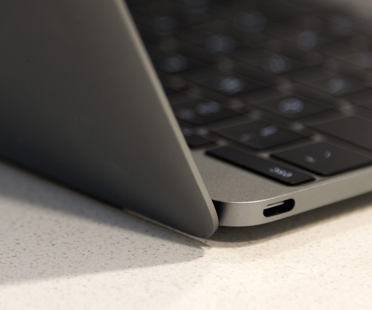 Apple MacBook-review-USBC-port