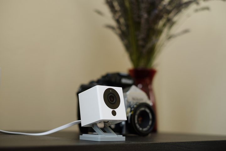 WyzeCam hands-on review table