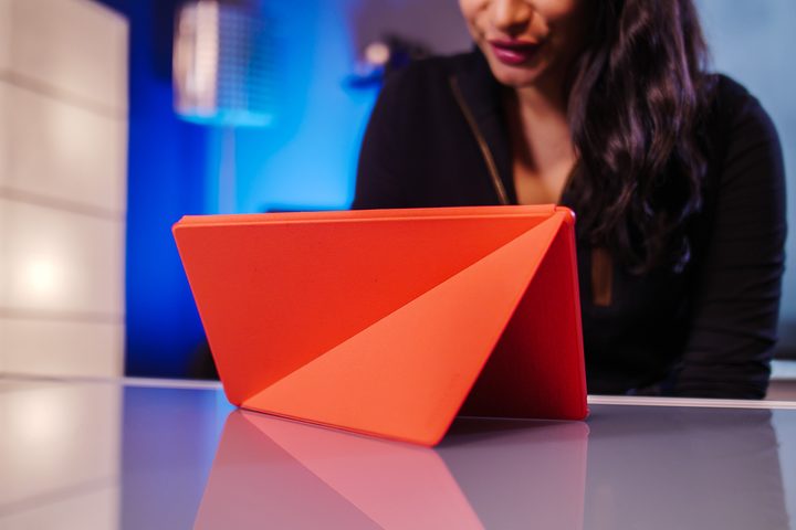 Amazon Fire HD 10 review (2017) kickstand case horizontal
