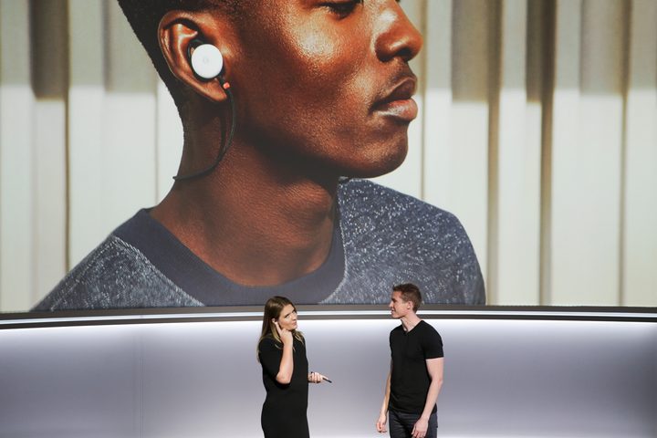 Google Pixel Buds two-way translation demonstration