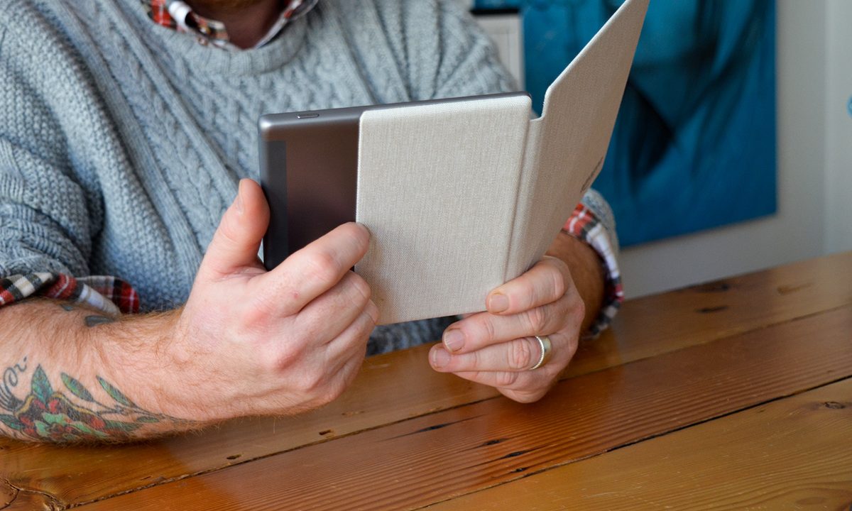 amazin kindle oasis review (2017) case open