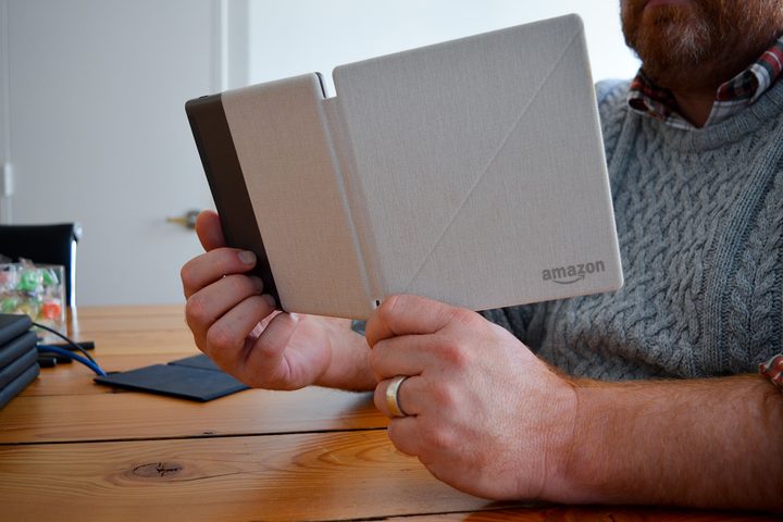 amazin kindle oasis review (2017) reading