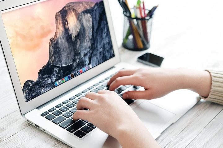 restore a Mac to its factory settings