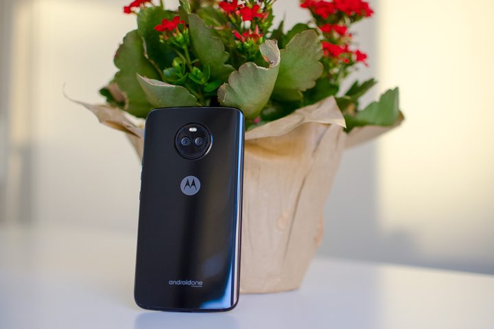 Moto X4 Android One review flowers