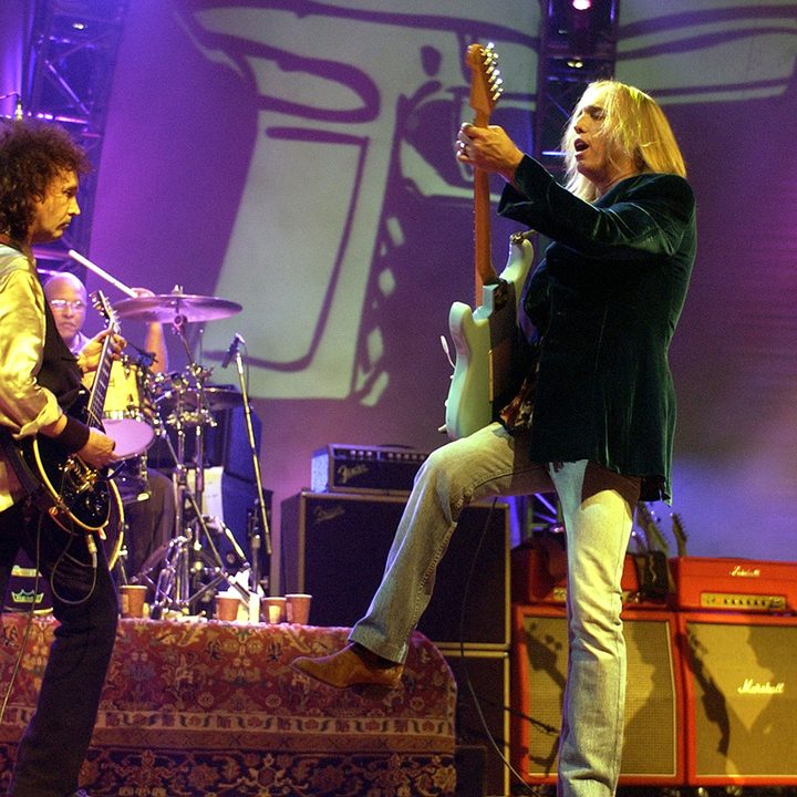 Tom Petty leg up