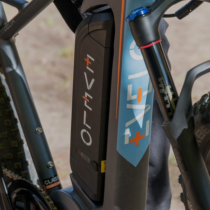 EVELO Delta review battery close