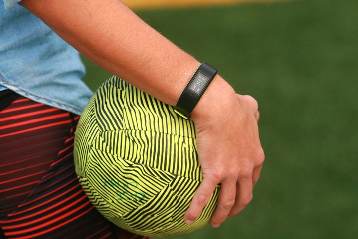 Garmin Vivosport review side