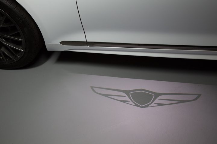 2018 Genesis G80 Sport welcome lighting