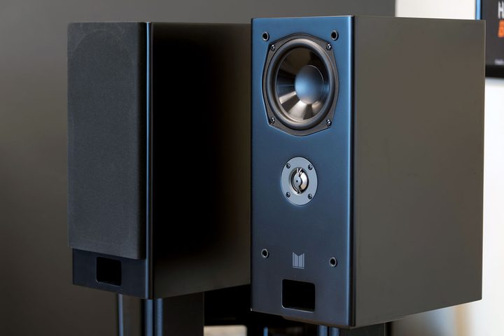 Monoprice Monolith K Bas review speakers side