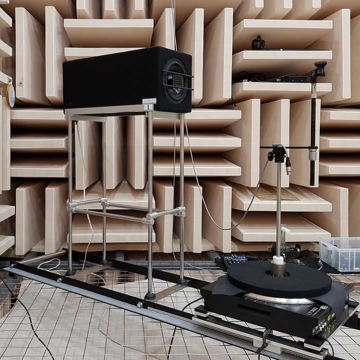 Audio Technica Offices ATH-DSR9BT sound room