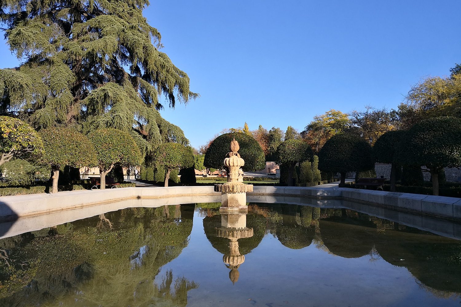 Huawei Mate 10 Pro camera sample pond