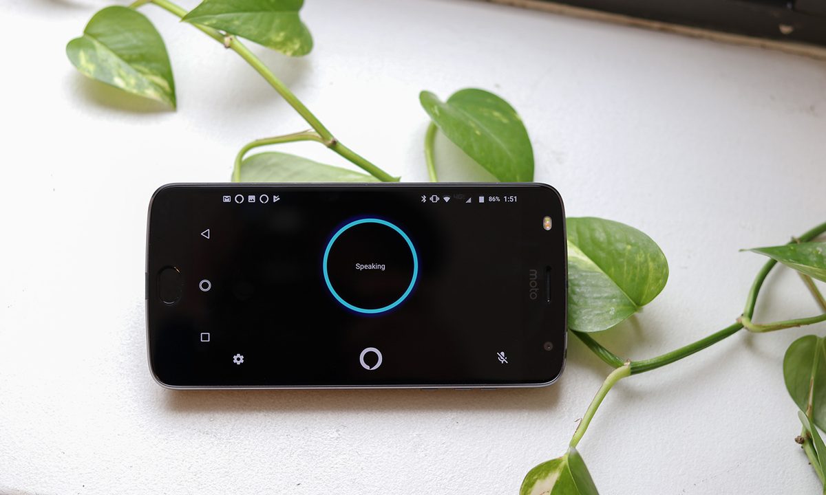 Moto Mod with Amazon Alexa speaking