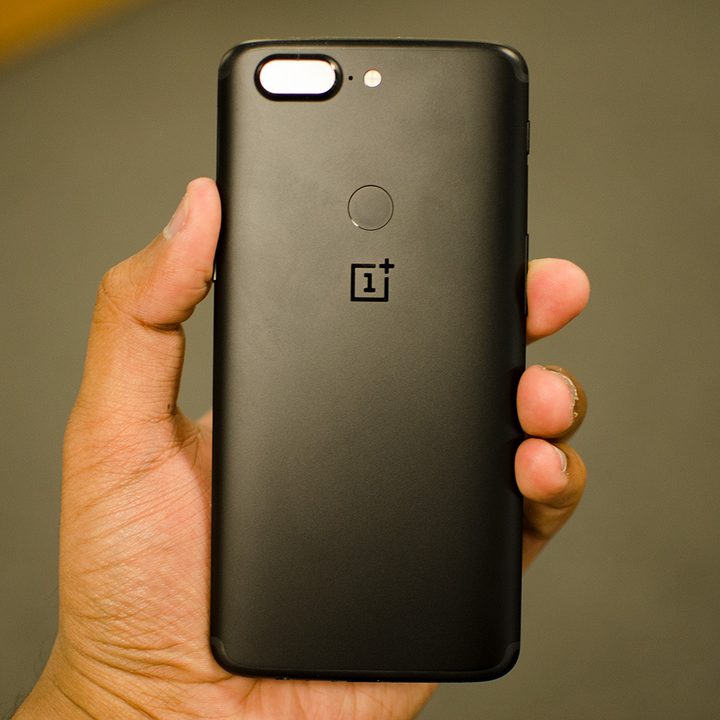 oneplus 5t hands on review back