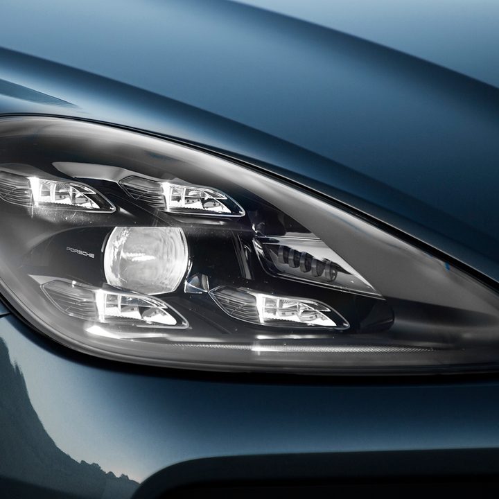 porsche cayenne s review headlight