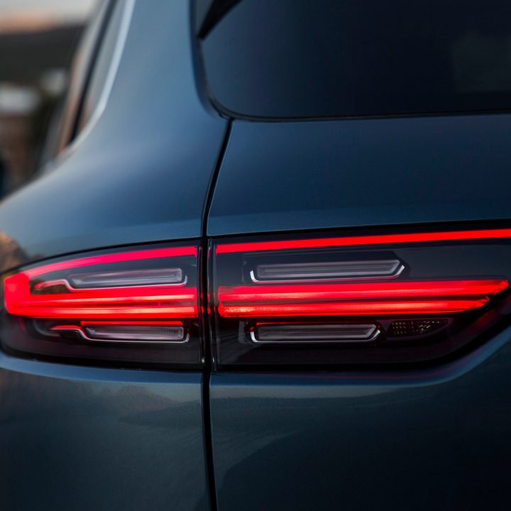porsche cayenne s review tail light