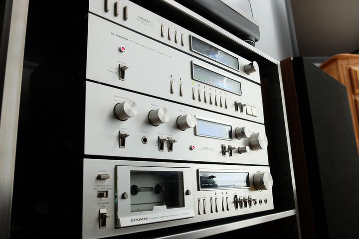 Component stereo