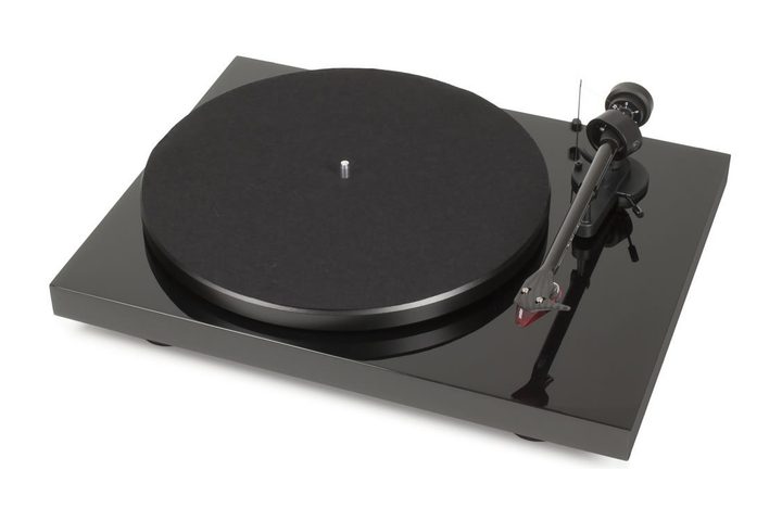Pro-Ject Debut Carbon Turntable