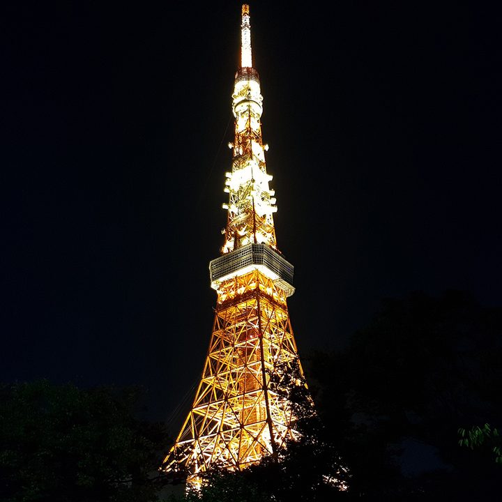 iPhone 8 Plus vs Note 8 camera showdown tokyo tower night note
