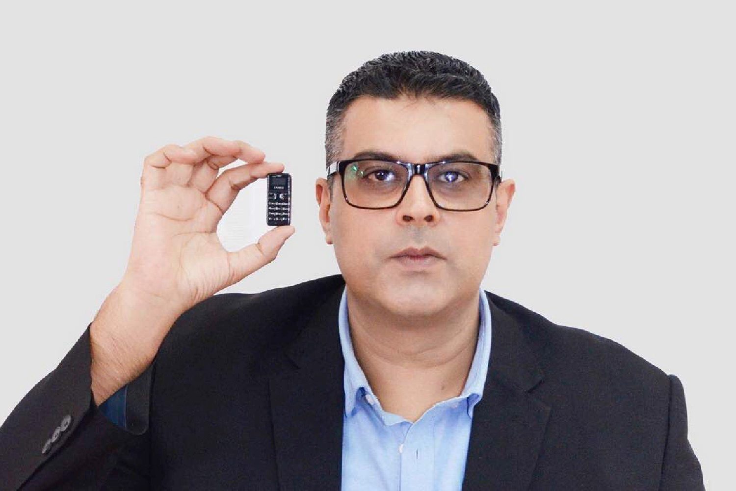 worlds tiniest cellphone kickstarter zanco founder shazad talib