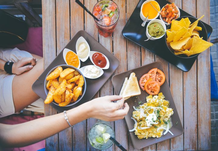 Share your food and leftovers with the OLIO app