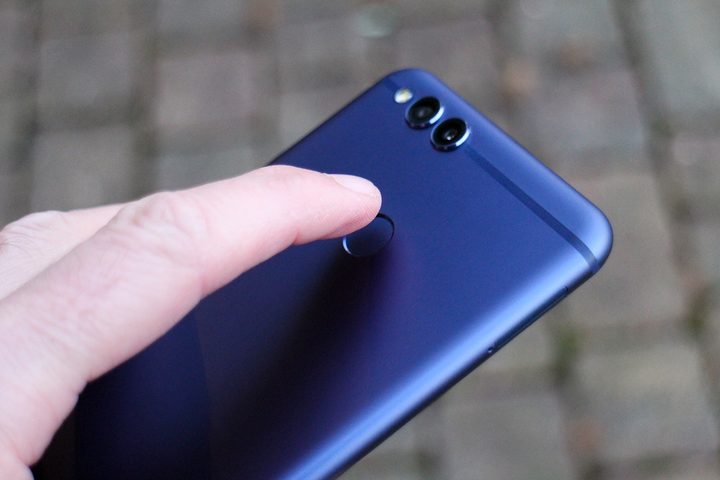 honor 7x review fingerprint
