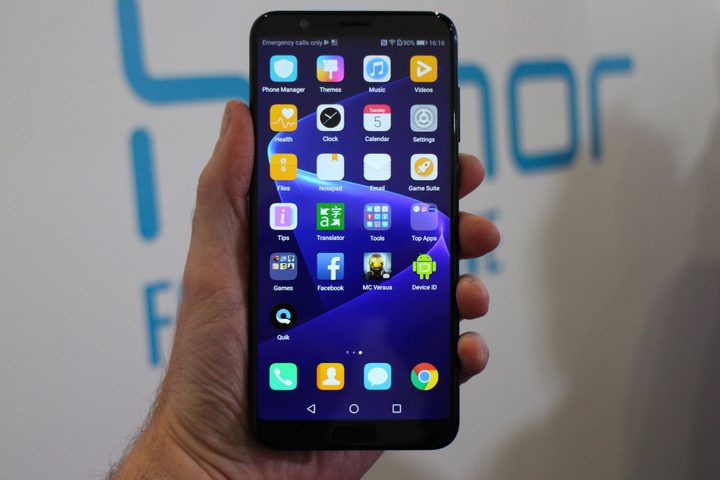 Huawei Honor View 10 review front screen