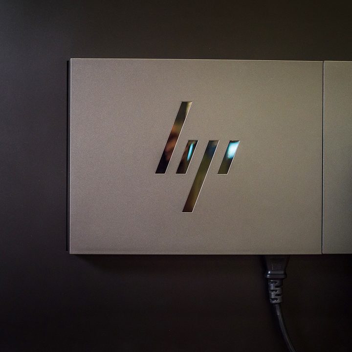 HP Z38c review back logo