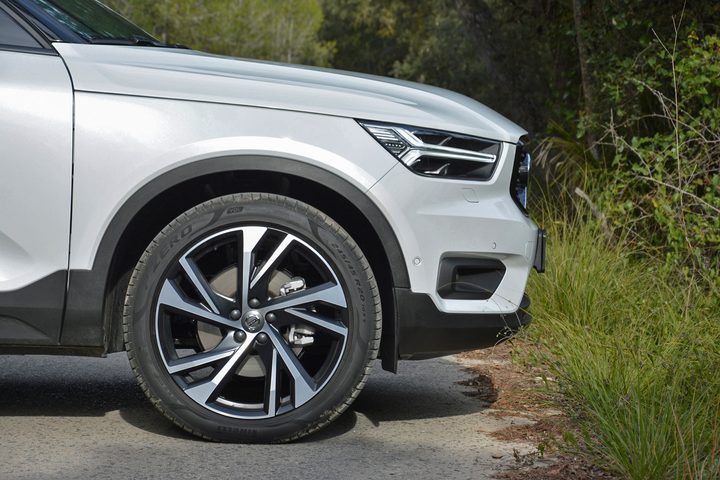 2019 Volvo XC40 first drive review front right