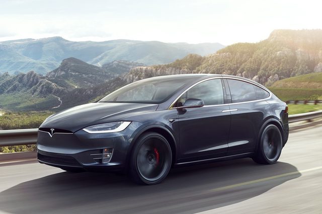 Lamborghini Urus Tesla X P100D