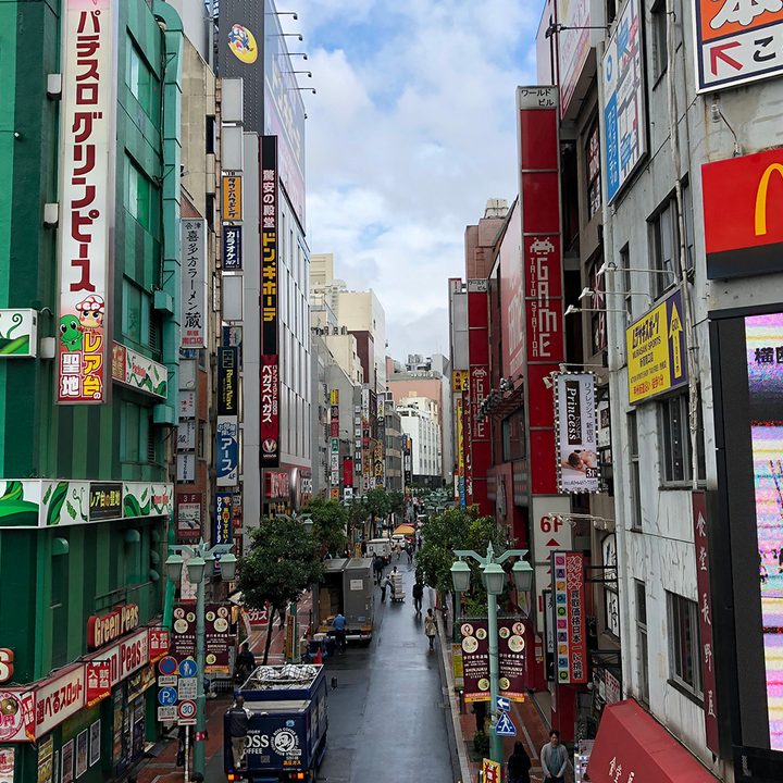 iPhone 8 Plus vs Note 8 camera showdown shinjuku iphone