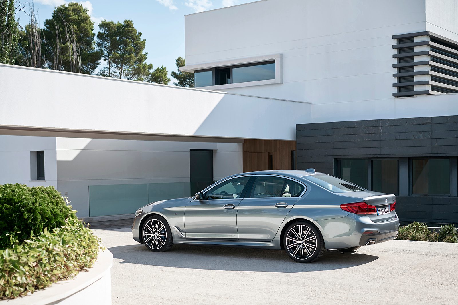 bmw reintroduces diesel powered 5 series 2018  10