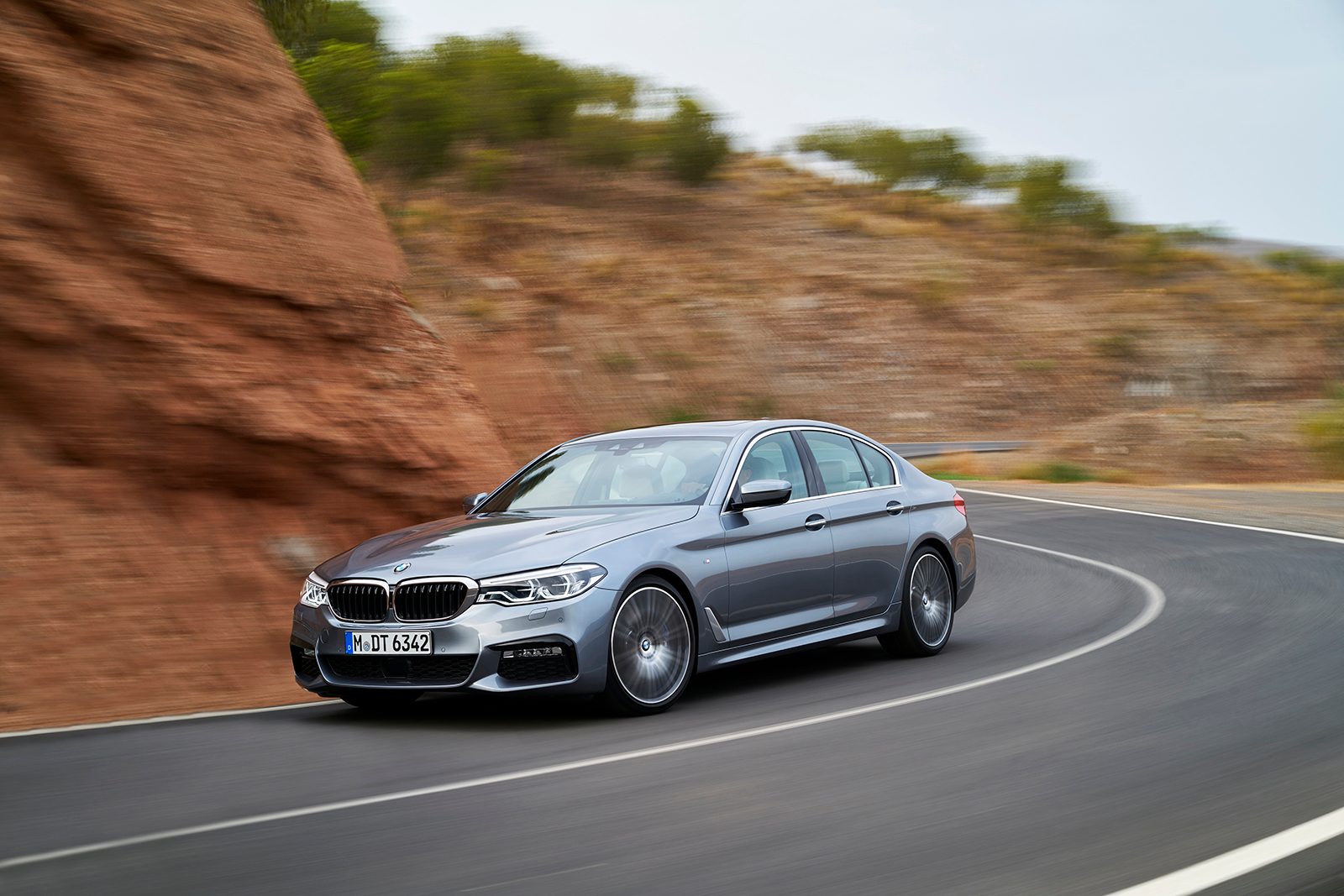 bmw reintroduces diesel powered 5 series 2018  16