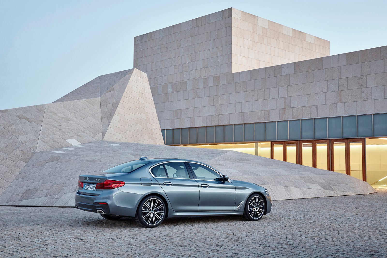 bmw reintroduces diesel powered 5 series 2018  3