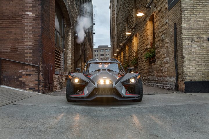 2018 Slingshot Grand Touring LE hero shot front