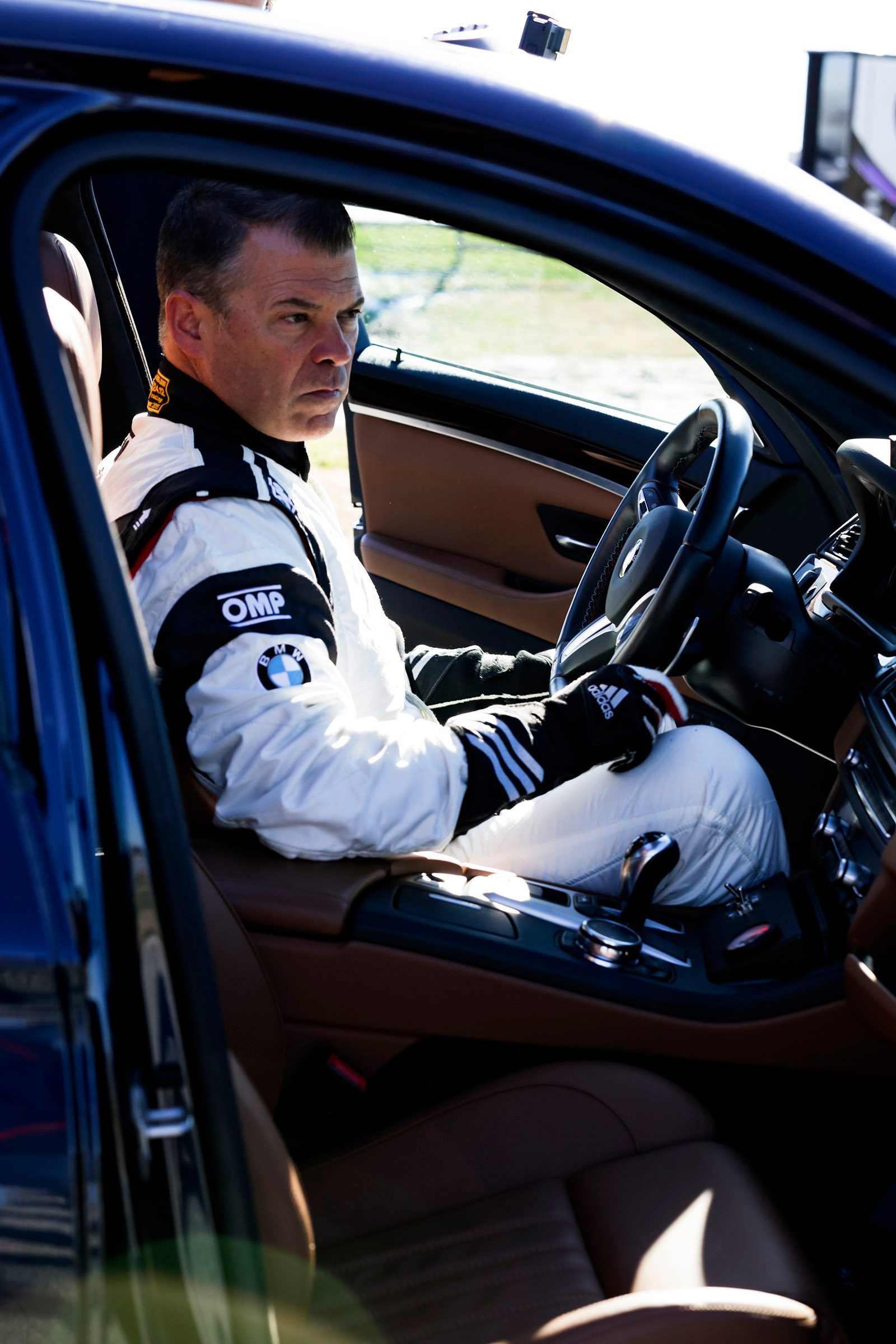 bmw sets two guinness world records drifting sideways for 2325 miles record  longest drift with 2018 m5 13