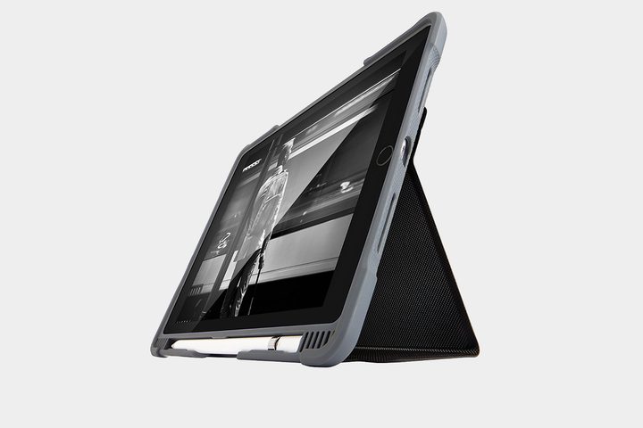 STM Dux Ultra Case