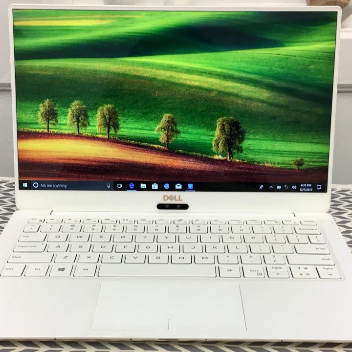 Dell XPS 13 pasture wallpaper