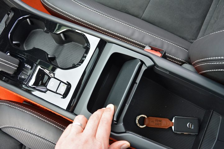 Volvo XC40 console